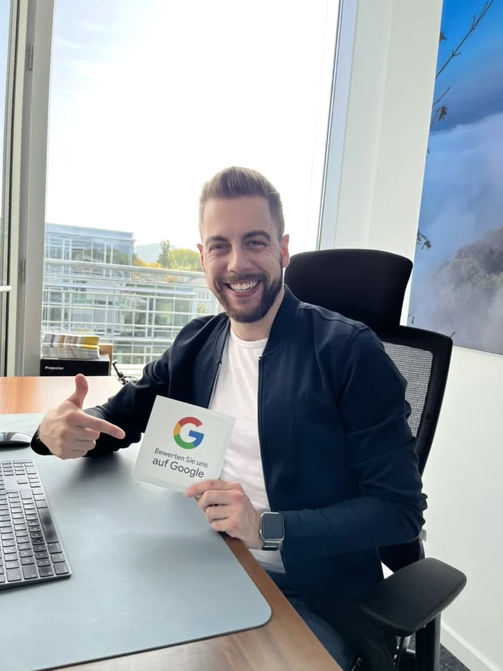 Mike Mühlhoff bittet um eine Google-Bewertung
